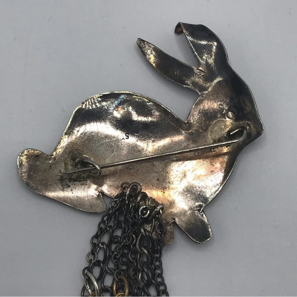 Bunny Rabbit Dangling Carrots Pin Brooch - Picture 2 of 10